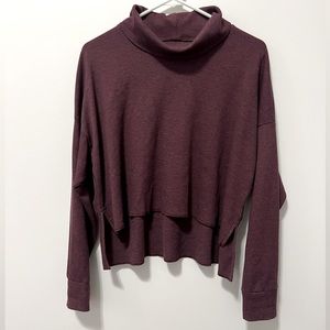 American Eagle Low-High Turtle Neck Long Sleeve Tee Size M